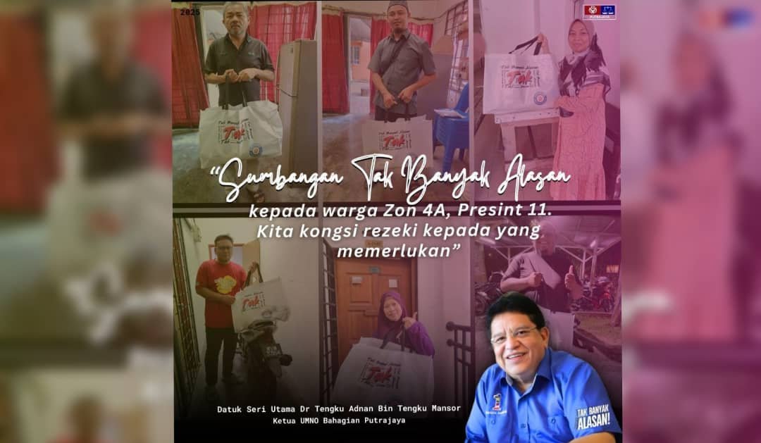 Tengku Adnan bersama warga